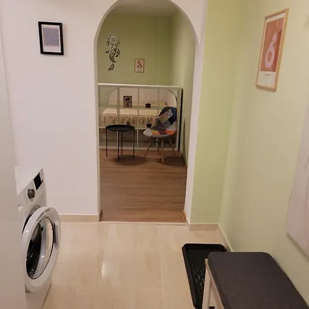 Ema's Spacious Studio Morarilor Apartment