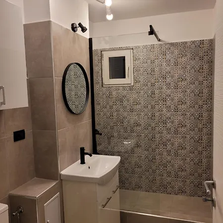 Ema's Spacious Studio Morarilor * Bucharest